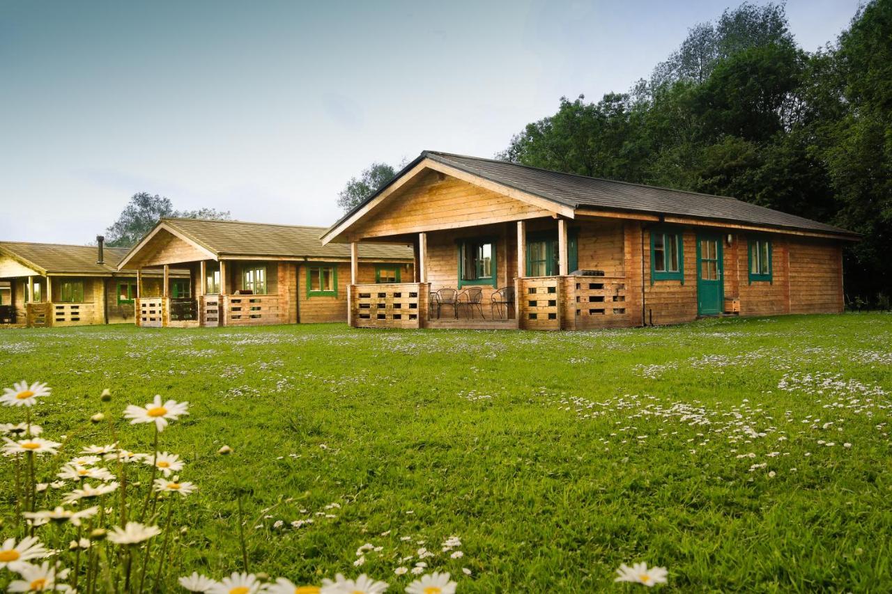 Lake Pochard Holiday Lodges South Cerney Exterior foto